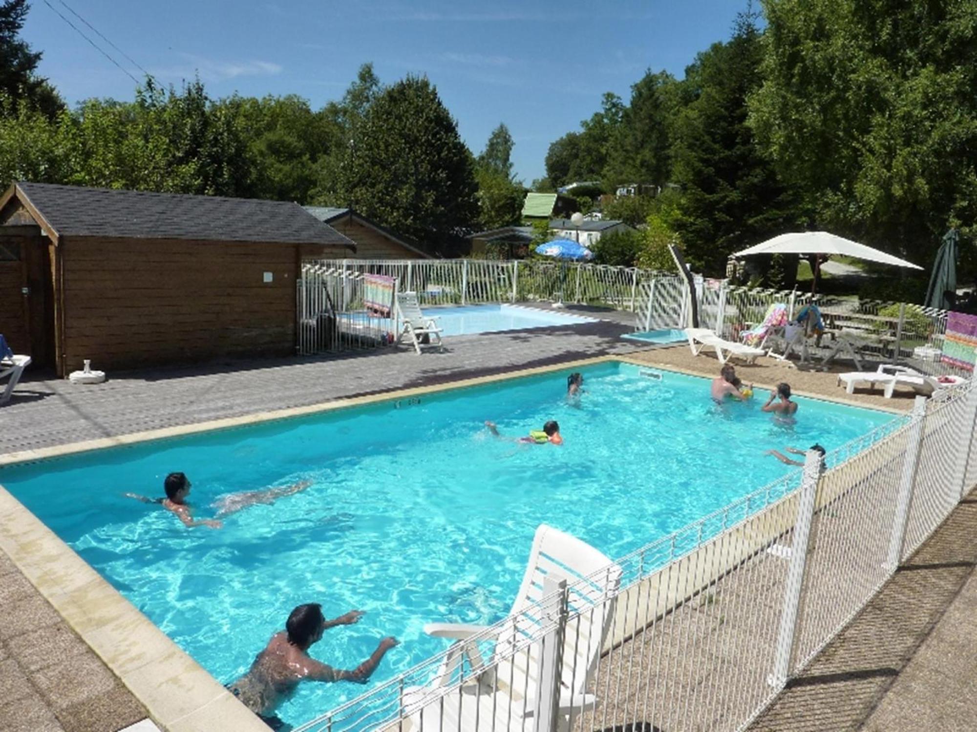 Camping Le Rey Louvie Juzon Eksteriør billede