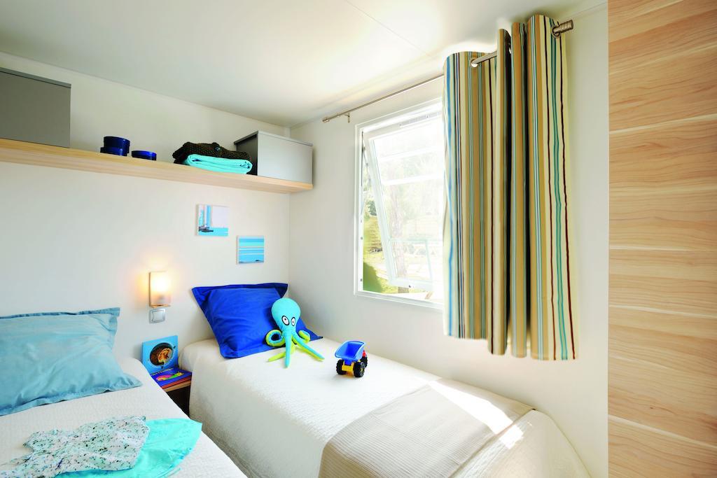 Camping Le Rey Louvie Juzon Værelse billede