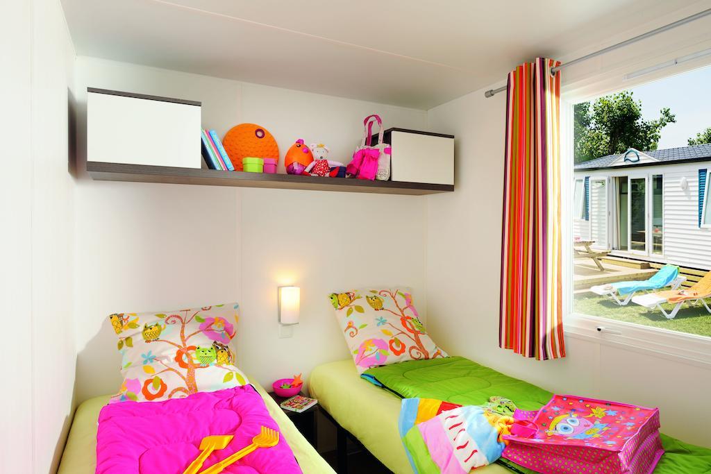 Camping Le Rey Louvie Juzon Værelse billede
