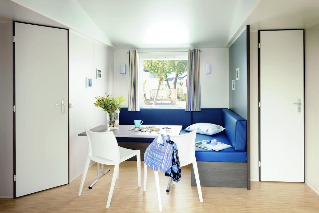 Camping Le Rey Louvie Juzon Værelse billede