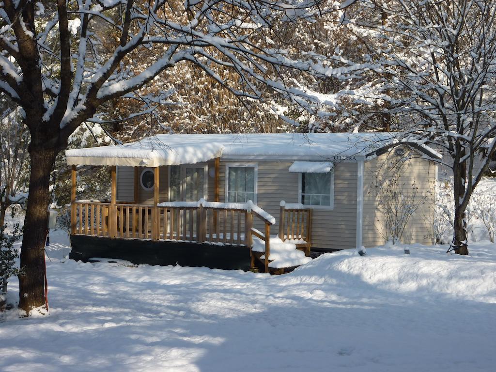 Camping Le Rey Louvie Juzon Værelse billede